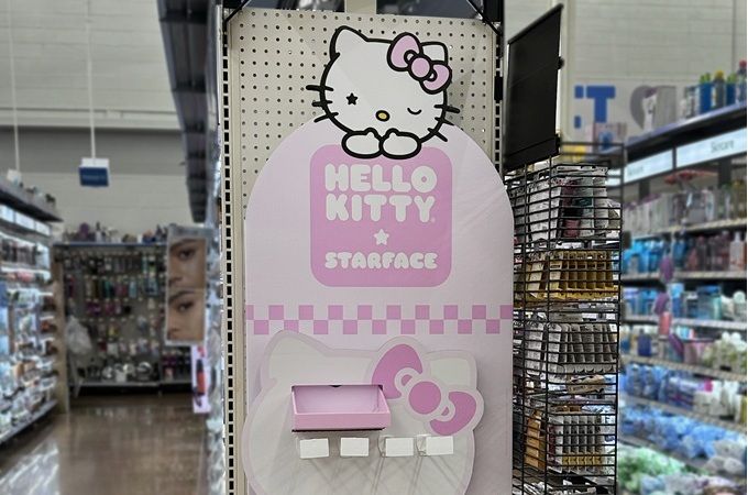 Hello Kitty Retail Display